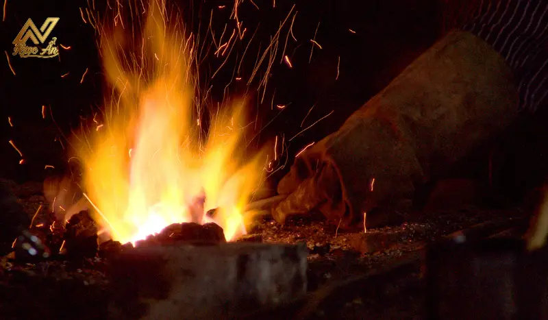 Câu chuyện về Giữa Lửa